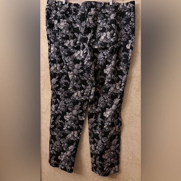 🆕 Isaac Mizhari Live Floral Plus Black and White Pants 28WTall - Picture 2 of 6
